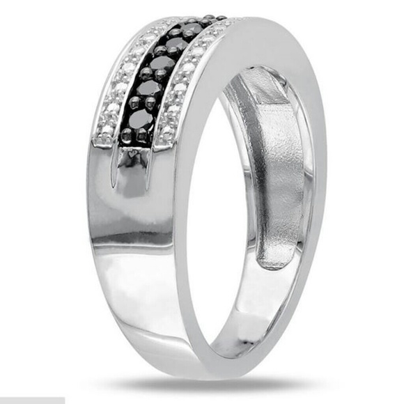 Ring - Picture 4 of 4